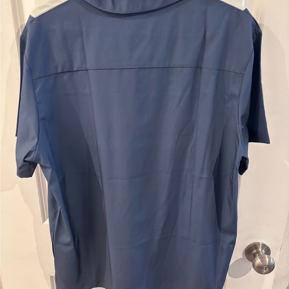 🚨CLEARANCE🚨BRAND NEW Men’s bowling style shirt - Boutique item - Picture 2 of 4